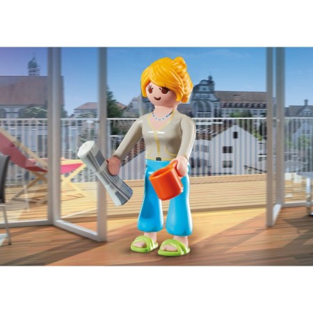 PLAYMOBIL - FIGURINA FEMEIE CU ZIAR SI CAFEA Playmobil - 1
